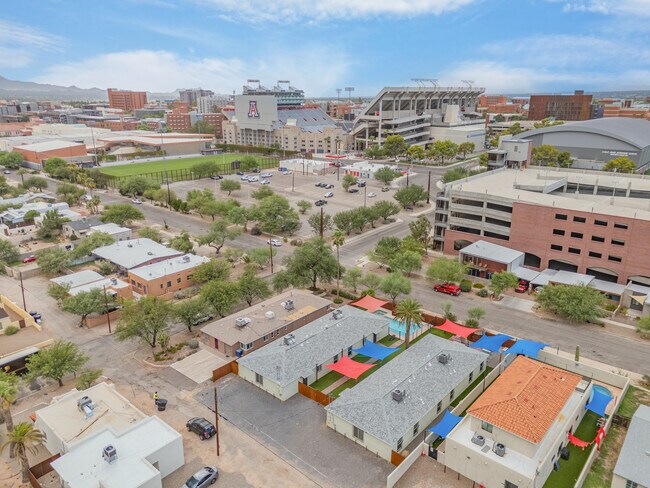 1 block from U of AZ stadium - 1700 E 7th St