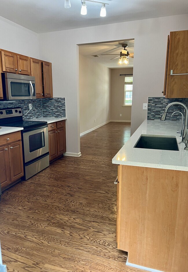 Building Photo - 551 Windstone Trl