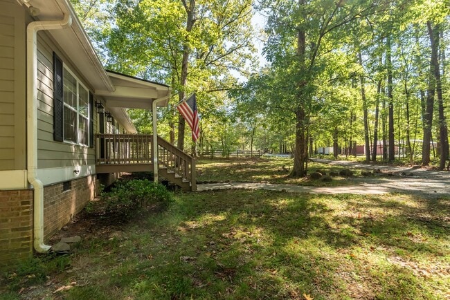 Building Photo - Cozy Ranch in SW Durham, Available NOW!
