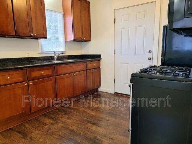 Foto del edificio - 1241 SE Hamilton St
