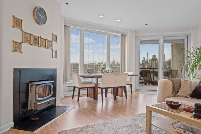 Foto del edificio - 600 Harbor Blvd