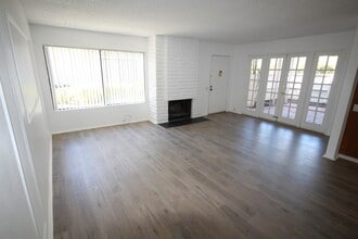Building Photo - 3924 Camino Calma