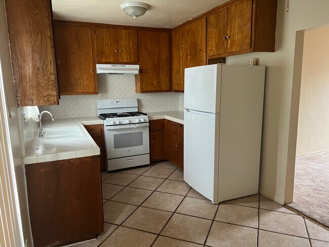 Foto del edificio - 627 W. Oliver St.