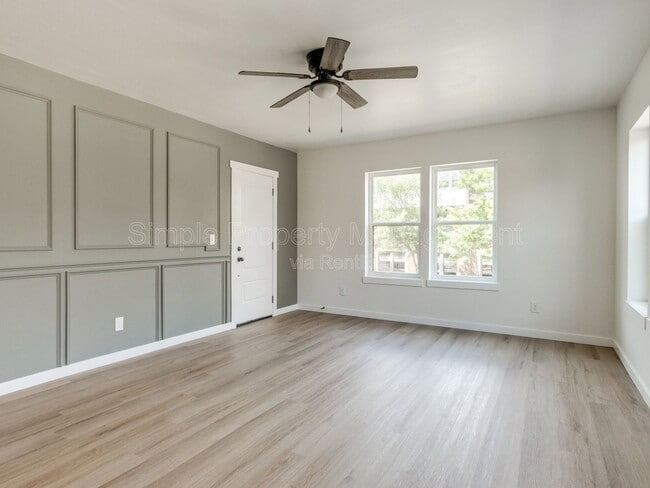 Foto del edificio - 814 W Hill St