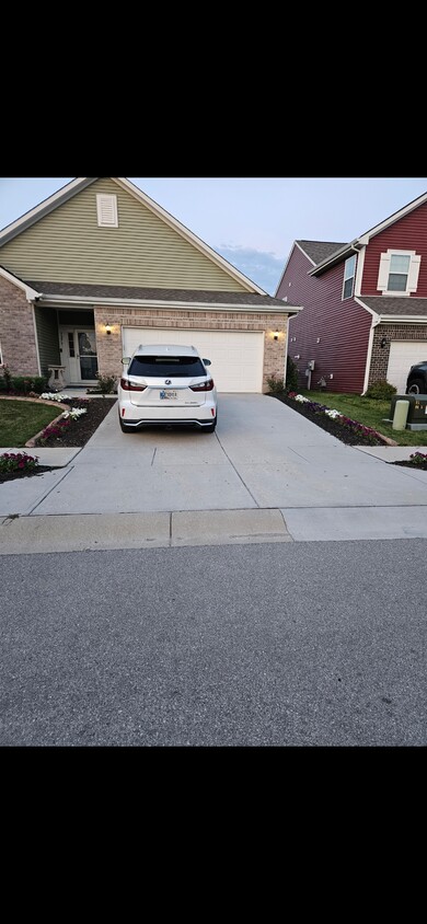 Foto principal - 5279 Tanglewood Ln