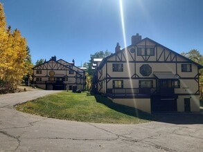 Building Photo - 102 Alpine Ct