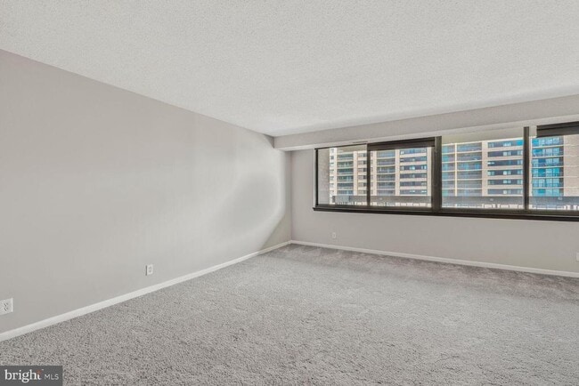 Foto del edificio - 5501 Seminary Rd