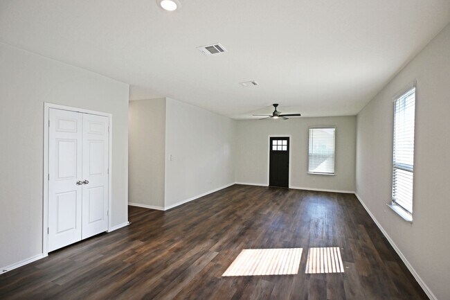 Foto del edificio - 963 Steeplebush