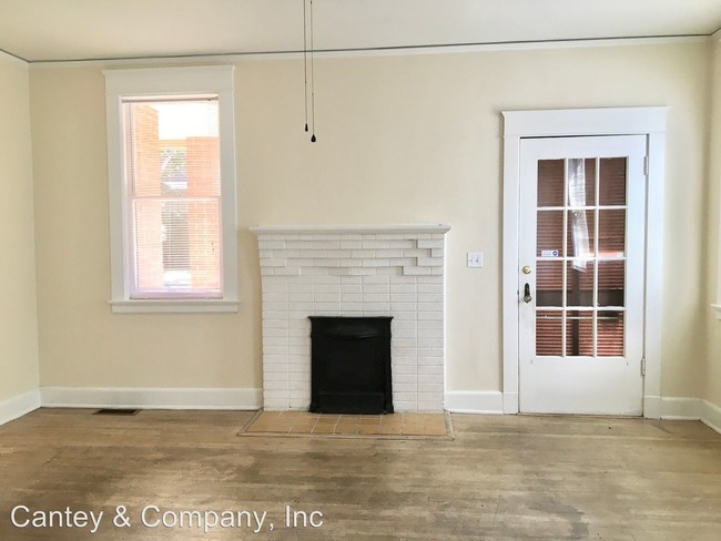 Building Photo - 2901-2903 Wilmot Ave