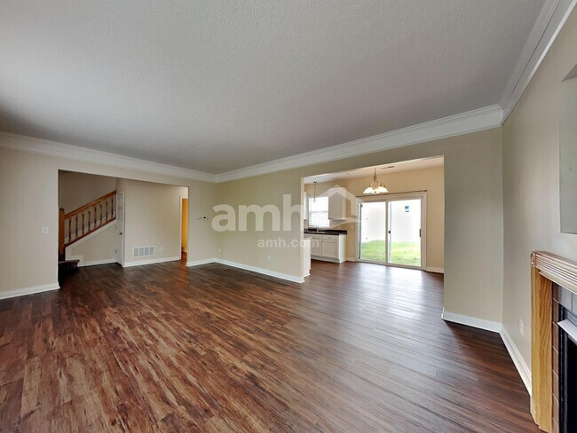 Foto del edificio - 7233 Hillmont Dr