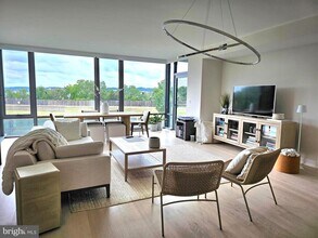 Building Photo - 1201 N Royal St