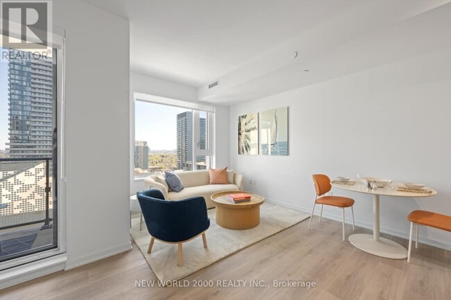 Building Photo - 101-101 Roehampton Ave