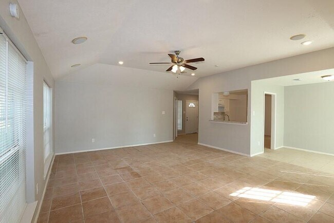 Building Photo - 16715 Dew Drop Ln