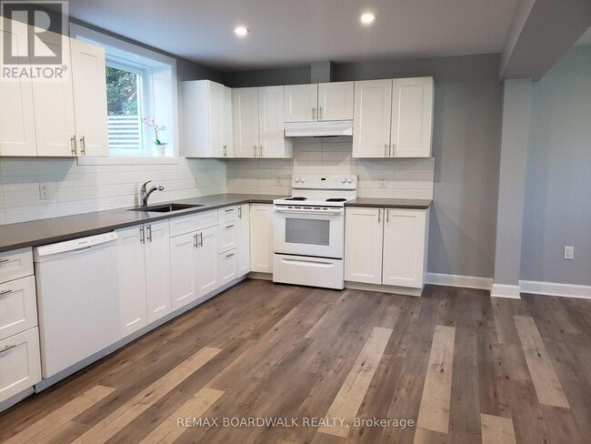 Building Photo - 15B Dowdall Crescent