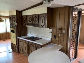 Building Photo - 10 Cedar St