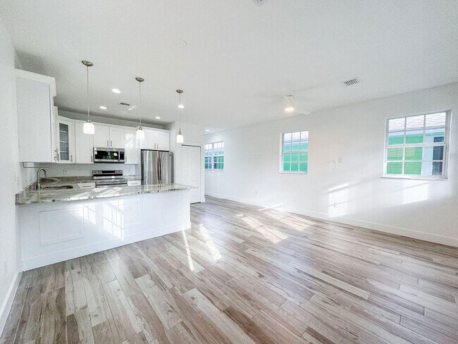 Foto del edificio - 313 N M St