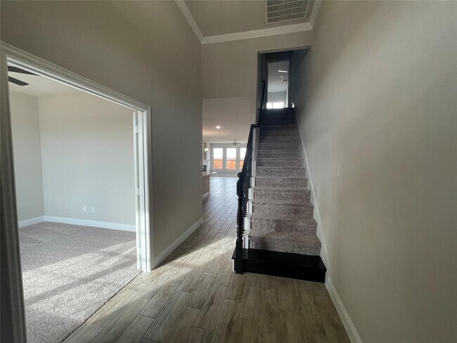 Building Photo - 520 Redbud