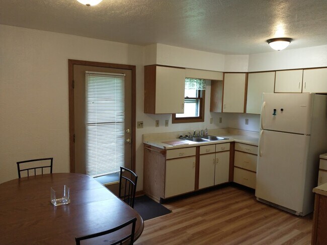 Foto del edificio - 3914 Station Rd