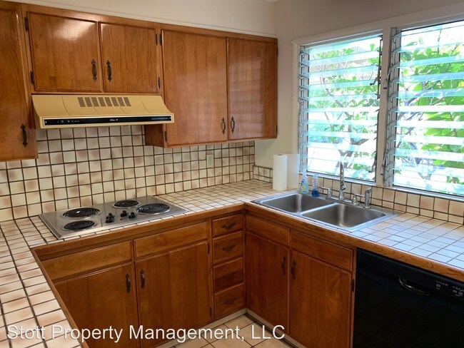 Building Photo - 3 br, 2 bath House - 252 Aikahi Loop