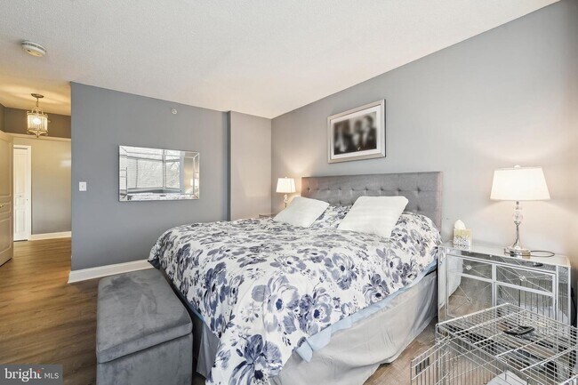 Foto del edificio - 7111 Woodmont Ave