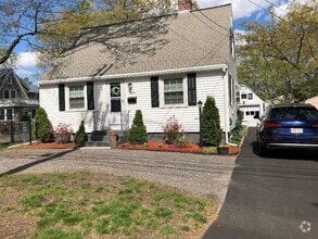 Building Photo - 360 Waltham St