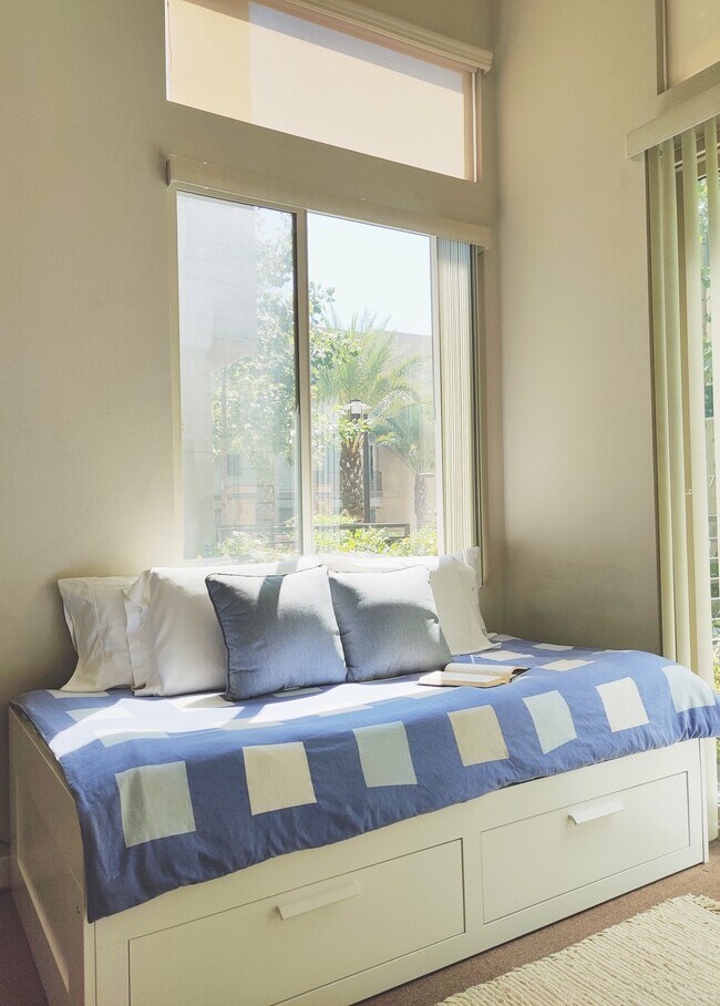 713 Sawyer Plz Unit 11, Upland, CA 91786 Condo for Rent in Upland, CA