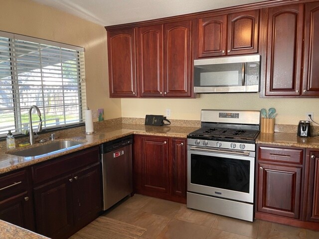 Building Photo - 525 Lassen Court