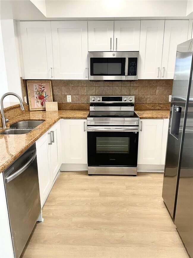 Building Photo - 1745 E Hallandale Beach Blvd