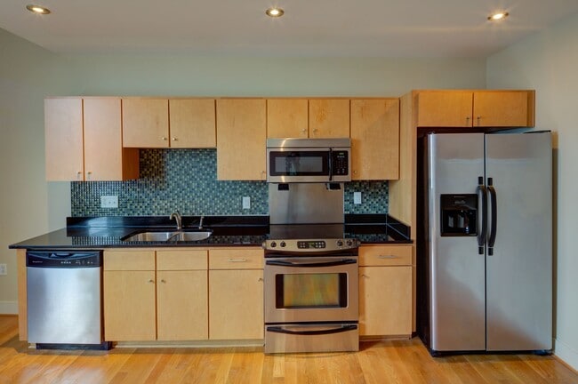Building Photo - Montgomery Square Apartments