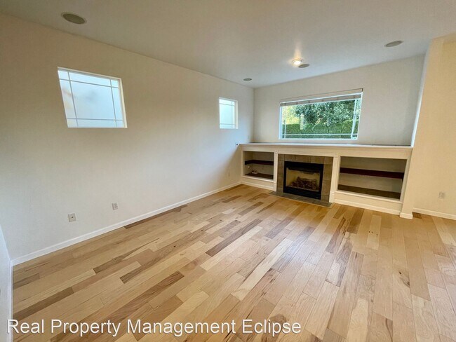 Foto del edificio - 3 br, 2.5 bath House - 15405 35th Ave. W U...