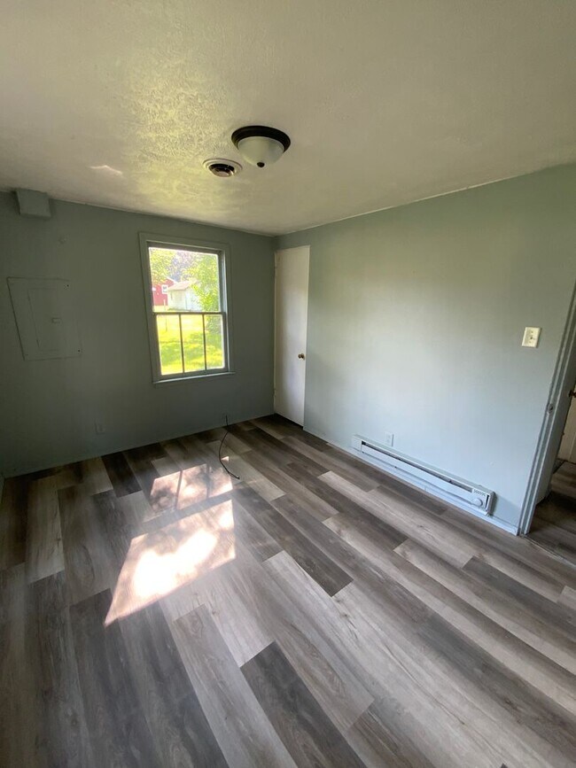 Foto del edificio - Charming 2-Bedroom, 1-Bathroom Home – $950...