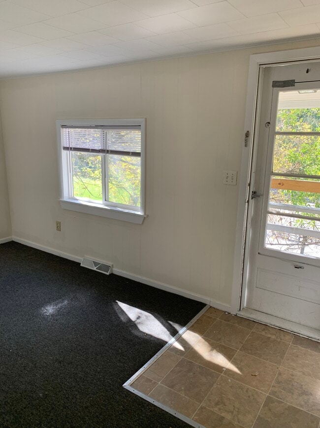 Building Photo - 949 Dryden Rd