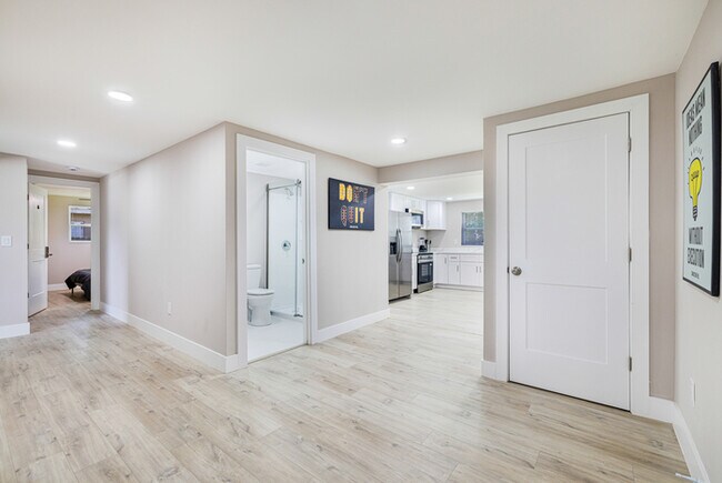 Foto del edificio - Englewood Padsplit Co-living Affordable Ho...