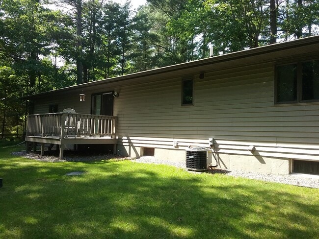 Building Photo - 9683 Wayne Dr
