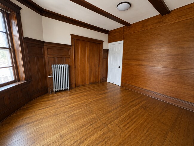 Building Photo - 106 Strathmore Rd