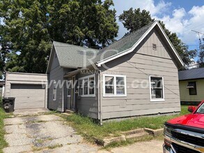Building Photo - 715 W Woodbury St