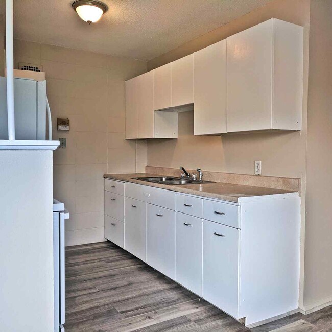 Foto del edificio - 310 W Fuller Ave