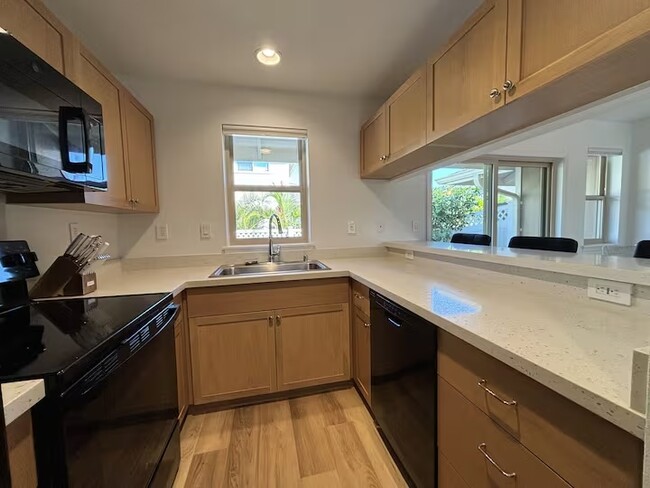 Building Photo - 256 Kahoma Village Loop