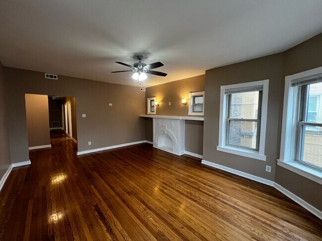 Foto del edificio - 735 N Hamlin Ave