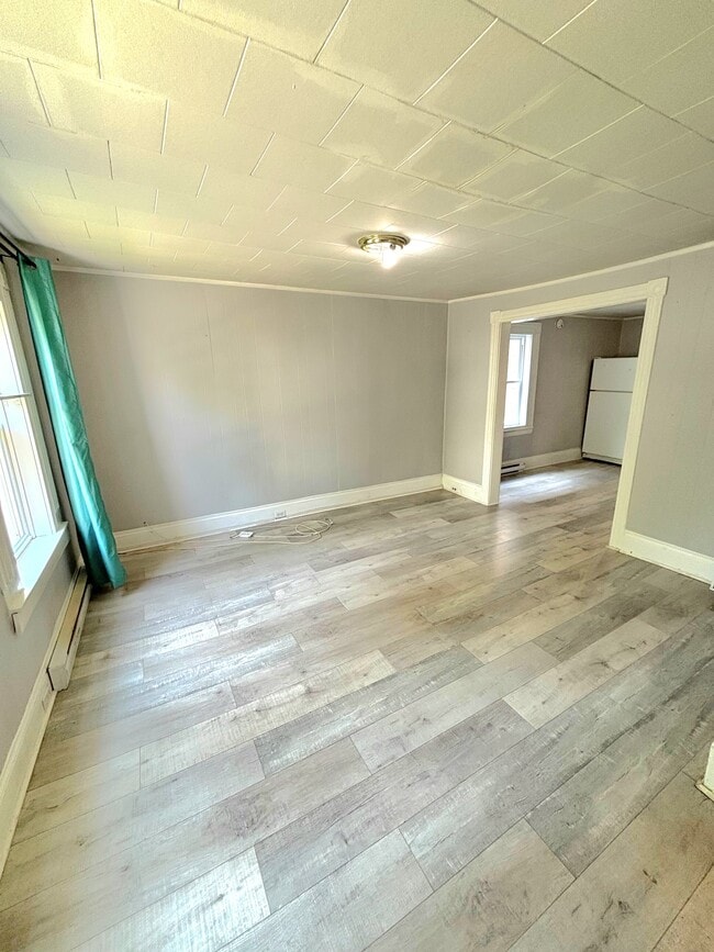 Building Photo - 660 Charlotte St