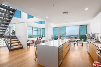 Building Photo - 200 W Ocean Blvd