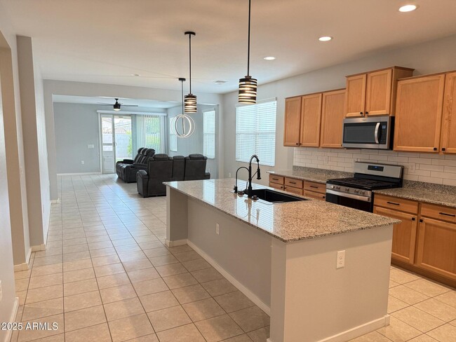 Building Photo - 336 W Tenia Trail