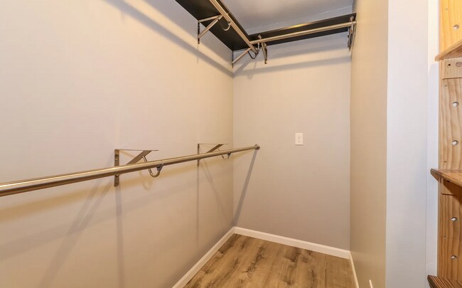 Foto del edificio - 5920 W 136th St