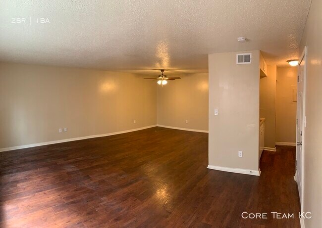Building Photo - 2 Bedroom at 3921 Wyandotte
