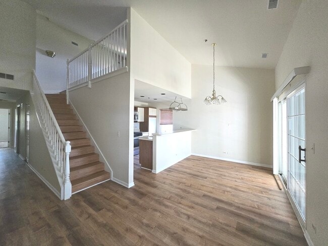 Building Photo - 5S455 Scots Dr