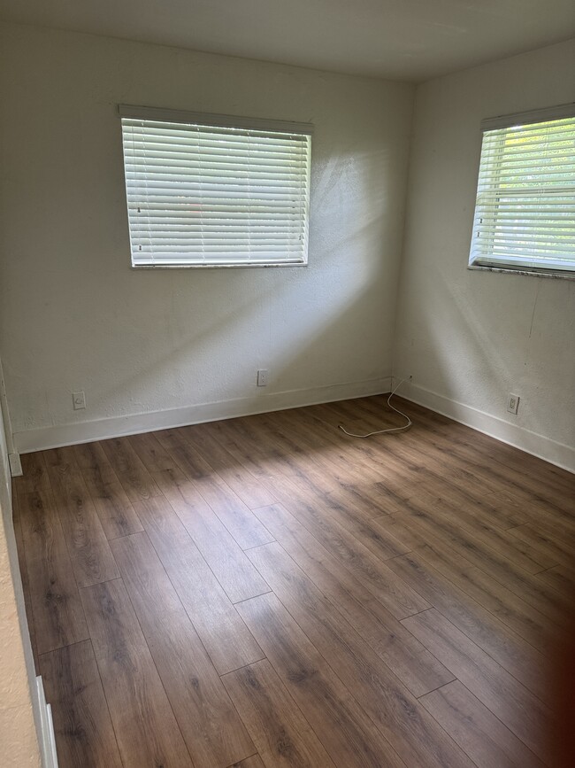 Foto del edificio - 5827 NW 22nd Ct