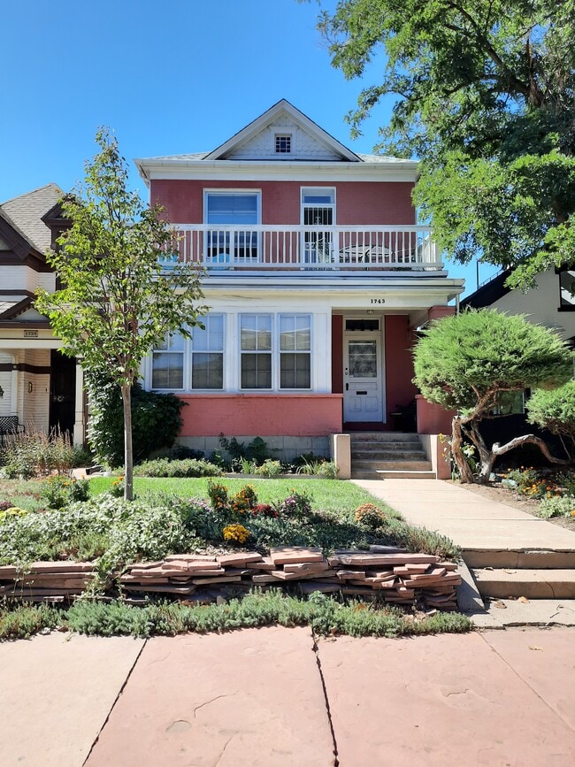 Foto del edificio - 1743 N Clarkson St
