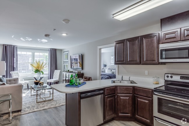 Kitchen and Living Area - Fairfield Fieldstone At Farmingdale