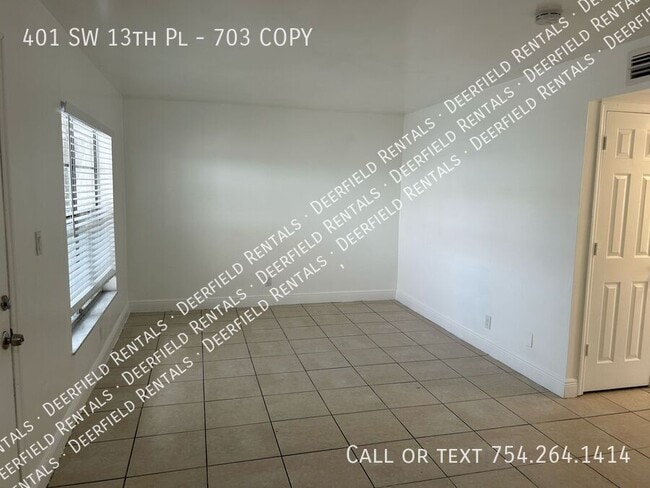 Building Photo - 401 SW 13th Pl