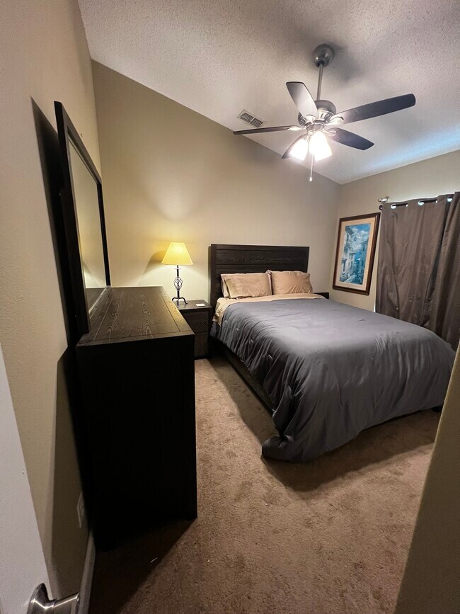 Foto del edificio - 15832 Heron Hill St